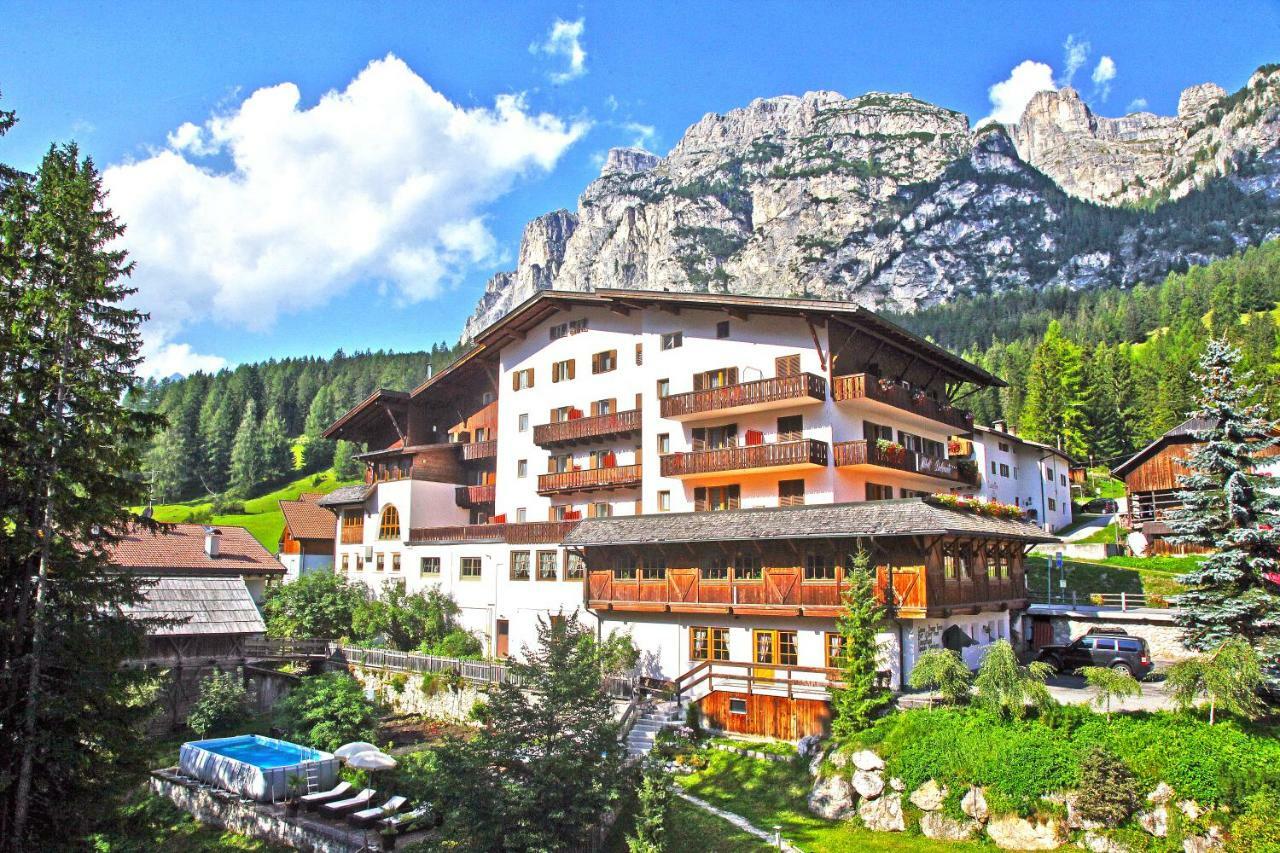 Hotel Dolomiti La Villa  Eksteriør billede