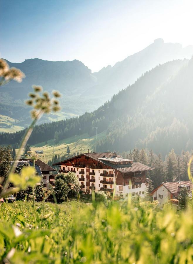 Hotel Dolomiti La Villa  Eksteriør billede