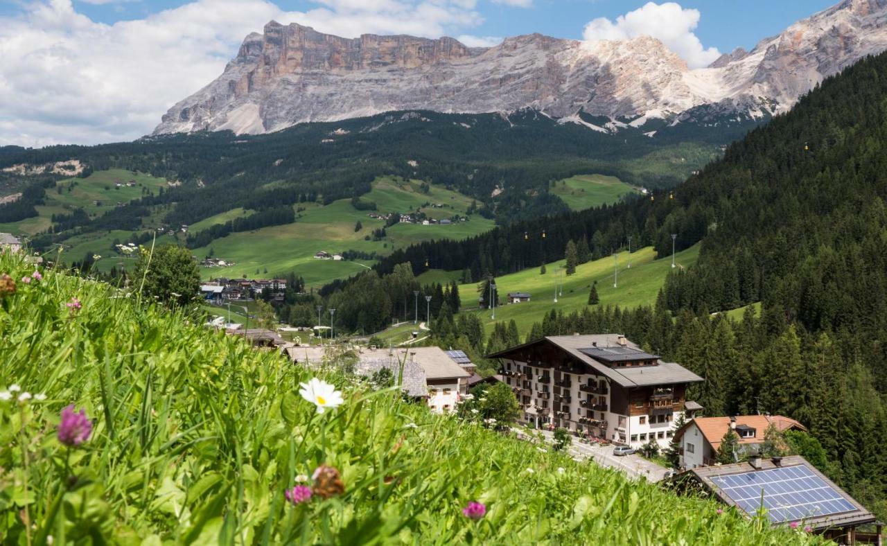 Hotel Dolomiti La Villa  Eksteriør billede